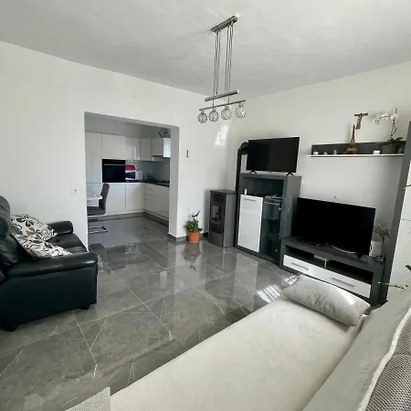 Oblak Apartment